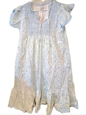 Smockingbird Smocked Floral Blue White Flower Southern Preppy Dress Large